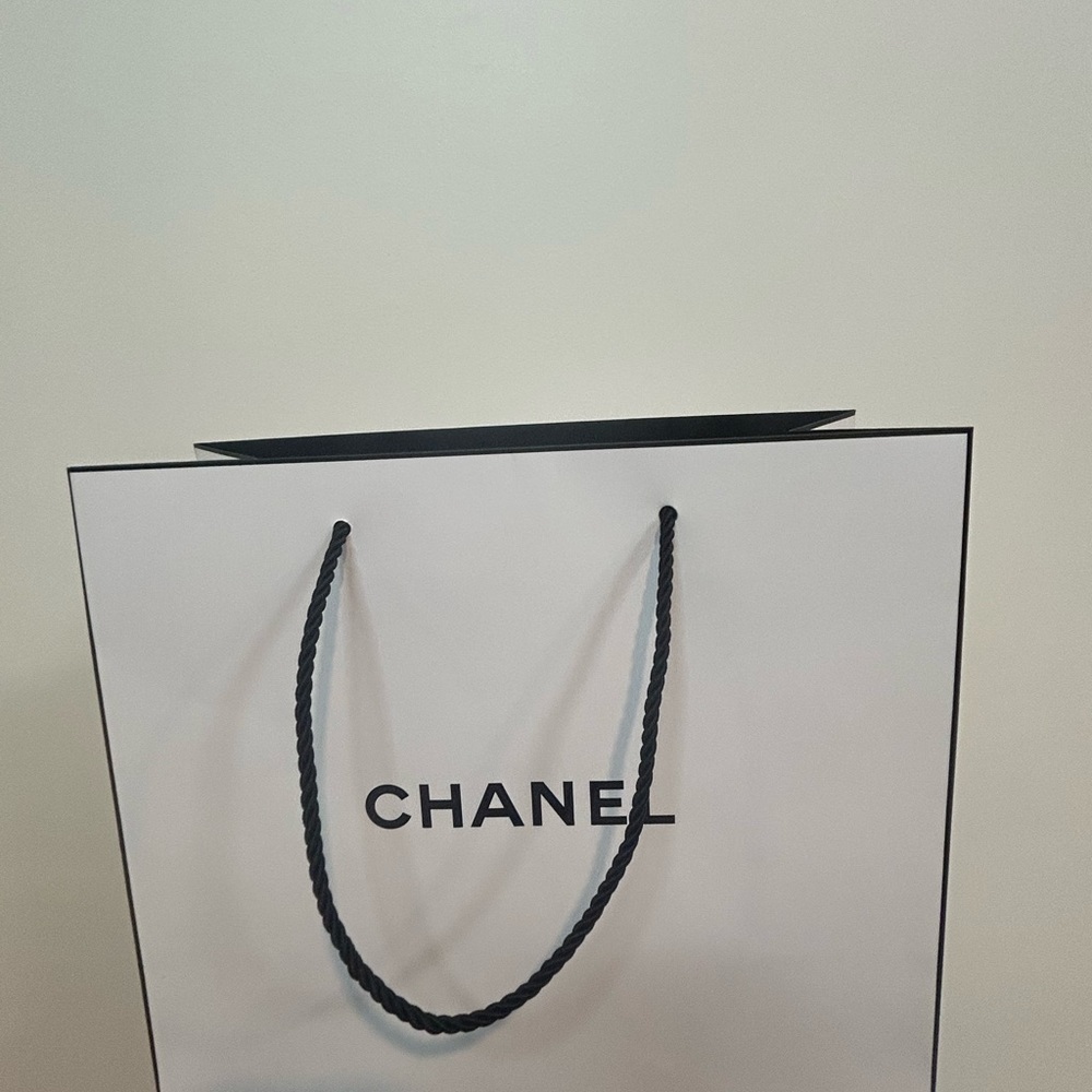 Chanel gift bag - Picture 3 of 6